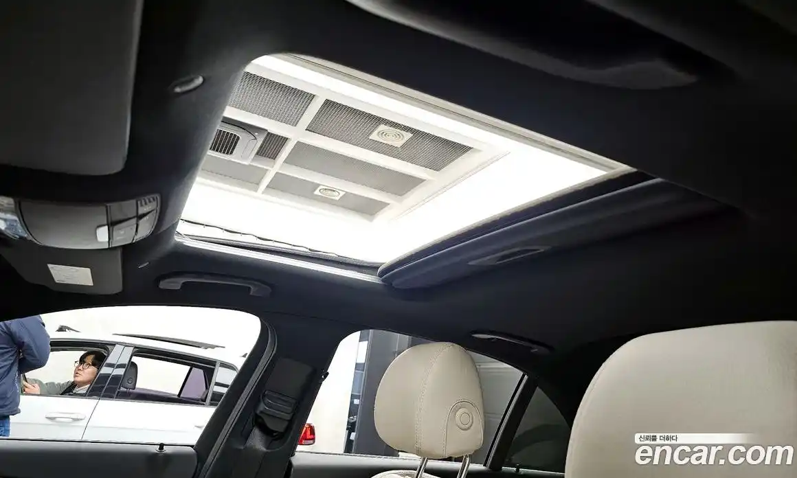 Mercedes-Benz E-Class 2023 2.0 Автомат в Москве № 800916, фото 19