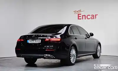 Mercedes-Benz E-Class 2023 2.0 Автомат в Москве № 800916, миниатюра 2