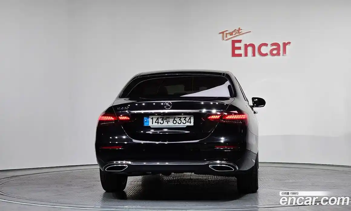 Mercedes-Benz E-Class 2023 2.0 Автомат в Москве № 800916, фото 4