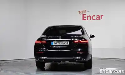Mercedes-Benz E-Class 2023 2.0 Автомат в Москве № 800916, миниатюра 4