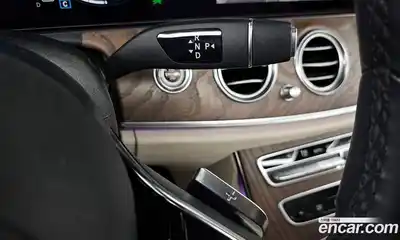 Mercedes-Benz E-Class 2023 2.0 Автомат в Москве № 800916, миниатюра 9