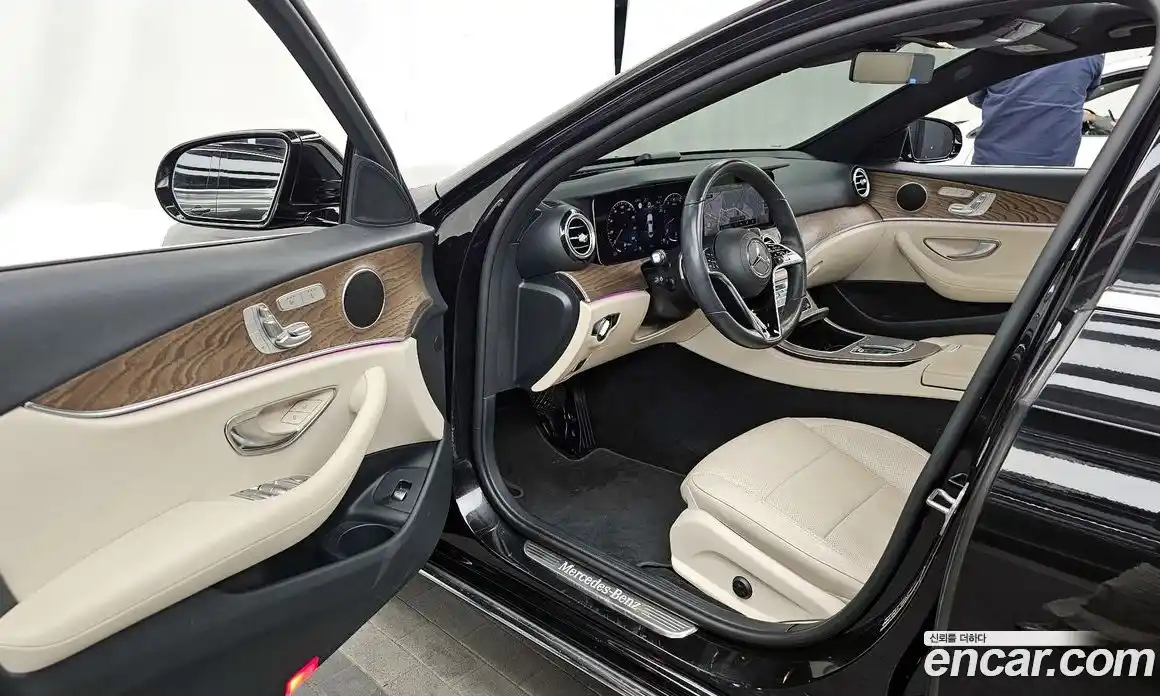 Mercedes-Benz E-Class 2023 2.0 Автомат в Москве № 800916, фото 10