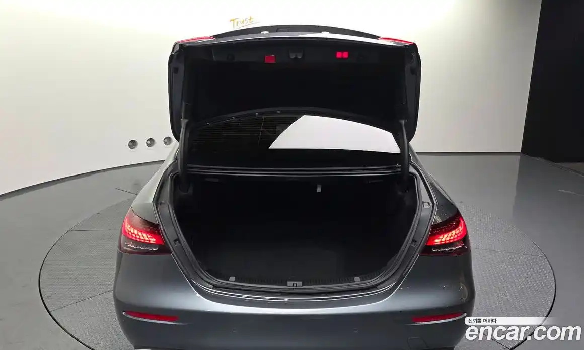 Mercedes-Benz E-Class 2021 2.0 Автомат в Москве № 800925, фото 20