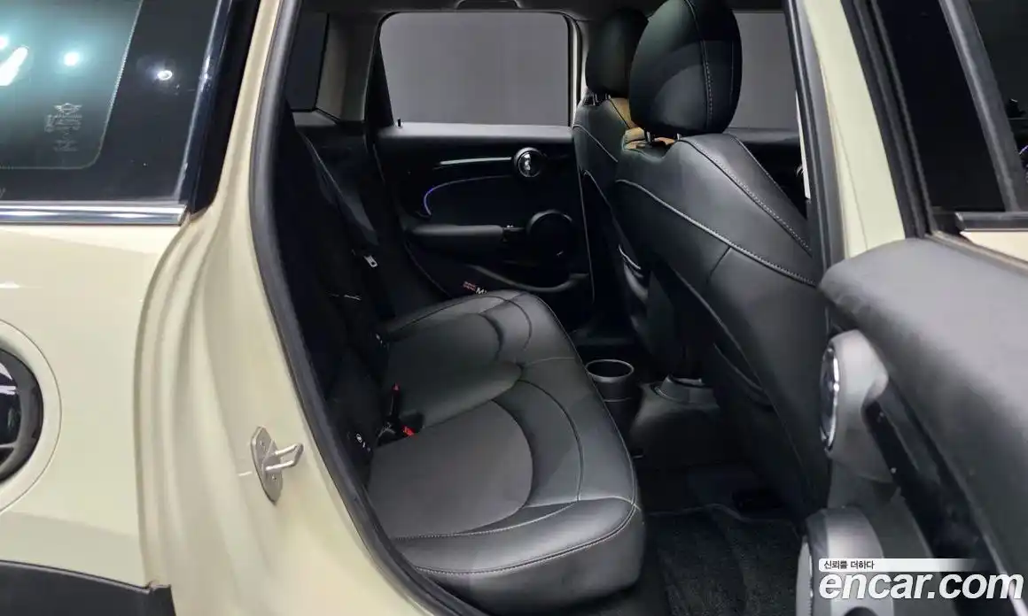 Mini Cooper 2021 2.0 Автомат в Москве № 802273, фото 11