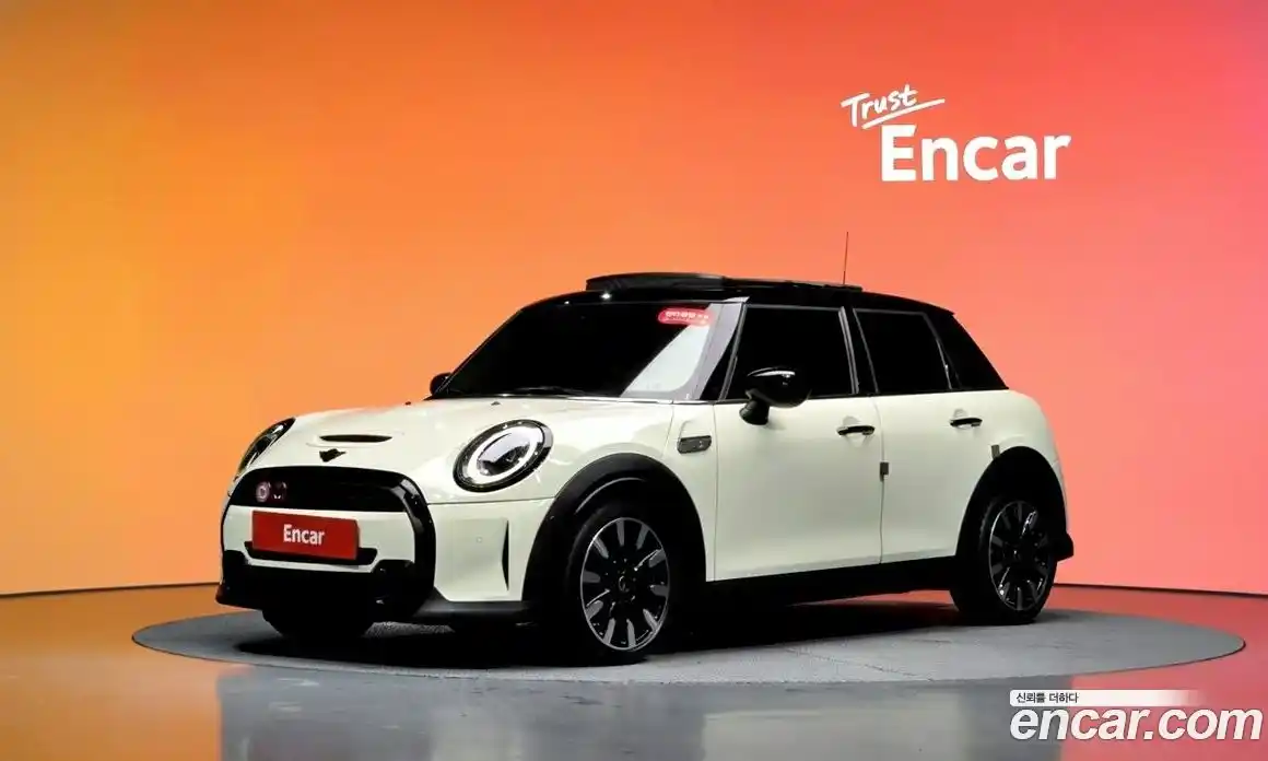 Mini Cooper 2021 2.0 Автомат в Москве № 802273, фото 20