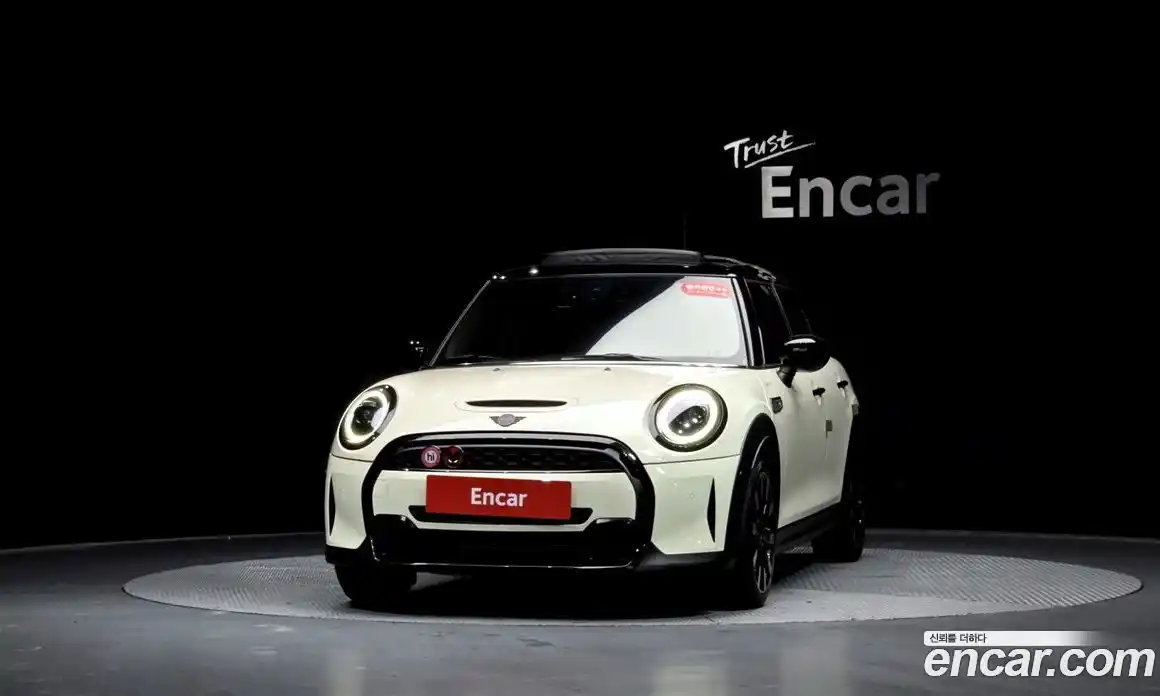 Mini Cooper 2021 2.0 Автомат в Москве № 802273, фото 2