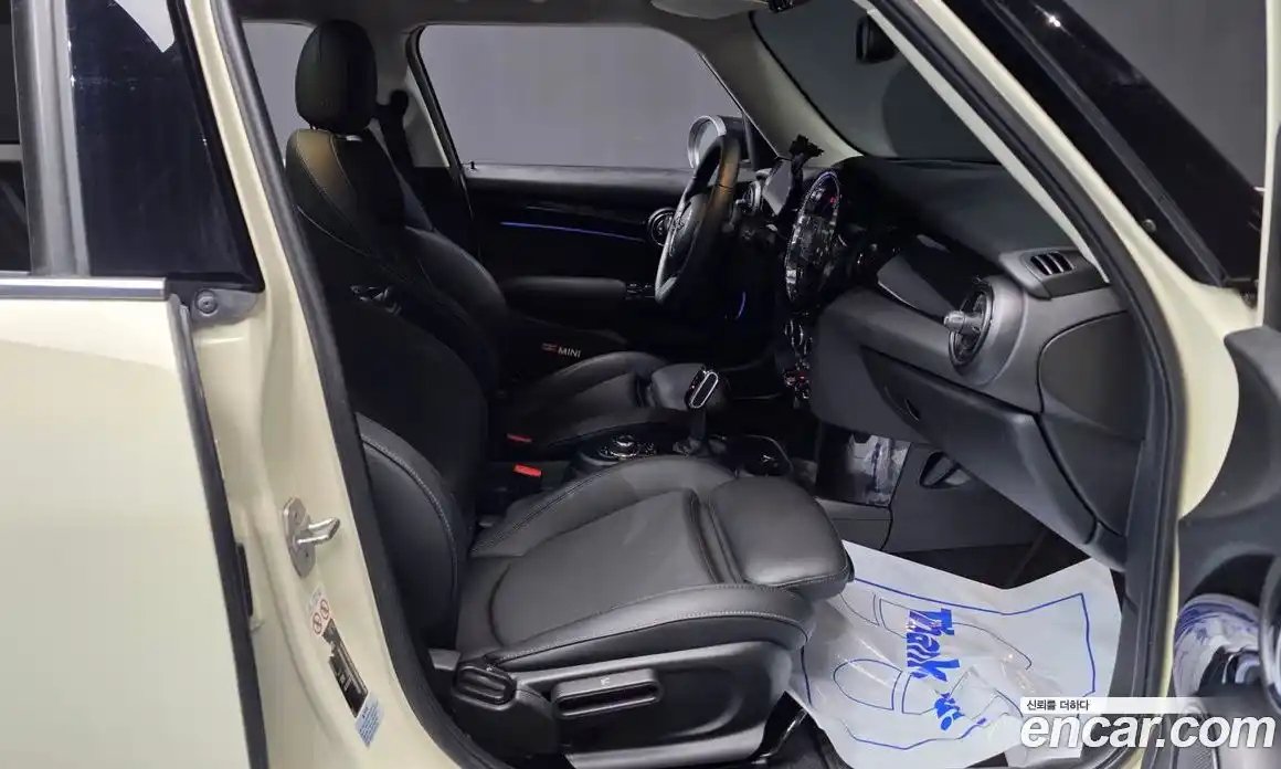 Mini Cooper 2021 2.0 Автомат в Москве № 802273, фото 10