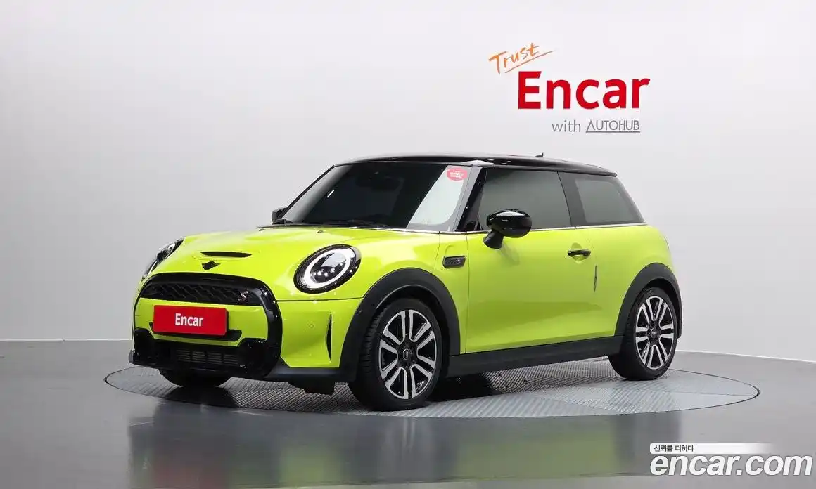 Mini Cooper 2024 2.0 Автомат в Москве № 802291, фото 1