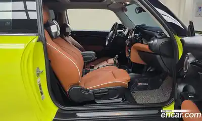 Mini Cooper 2024 2.0 Автомат в Москве № 802291, миниатюра 11