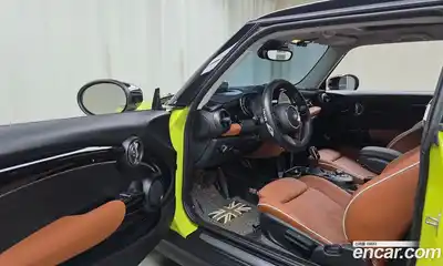 Mini Cooper 2024 2.0 Автомат в Москве № 802291, миниатюра 10