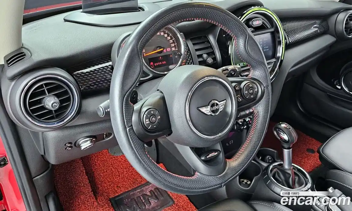 Mini Cooper 2017 2.0 Автомат в Москве № 802337, фото 13