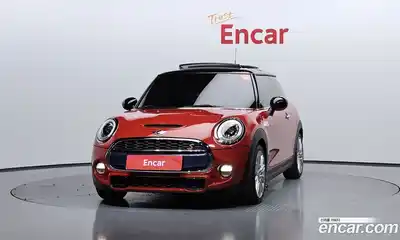 Mini Cooper 2017 2.0 Автомат в Москве № 802337, миниатюра 3