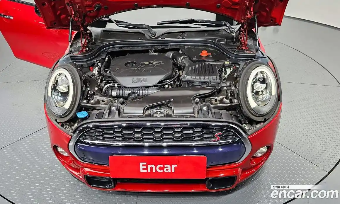 Mini Cooper 2017 2.0 Автомат в Москве № 802337, фото 6