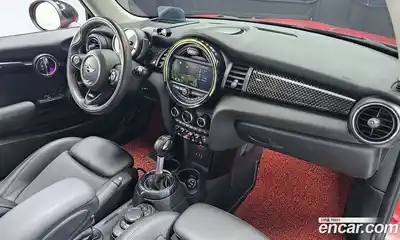Mini Cooper 2017 2.0 Автомат в Москве № 802337, миниатюра 7