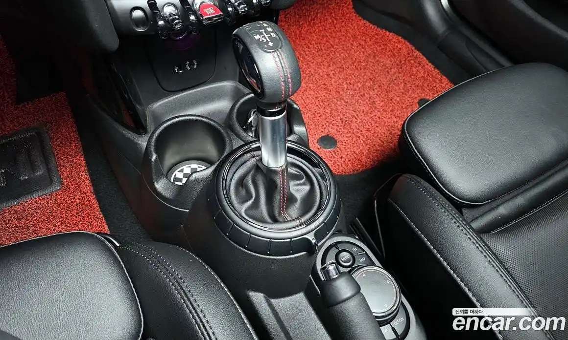 Mini Cooper 2017 2.0 Автомат в Москве № 802337, фото 9