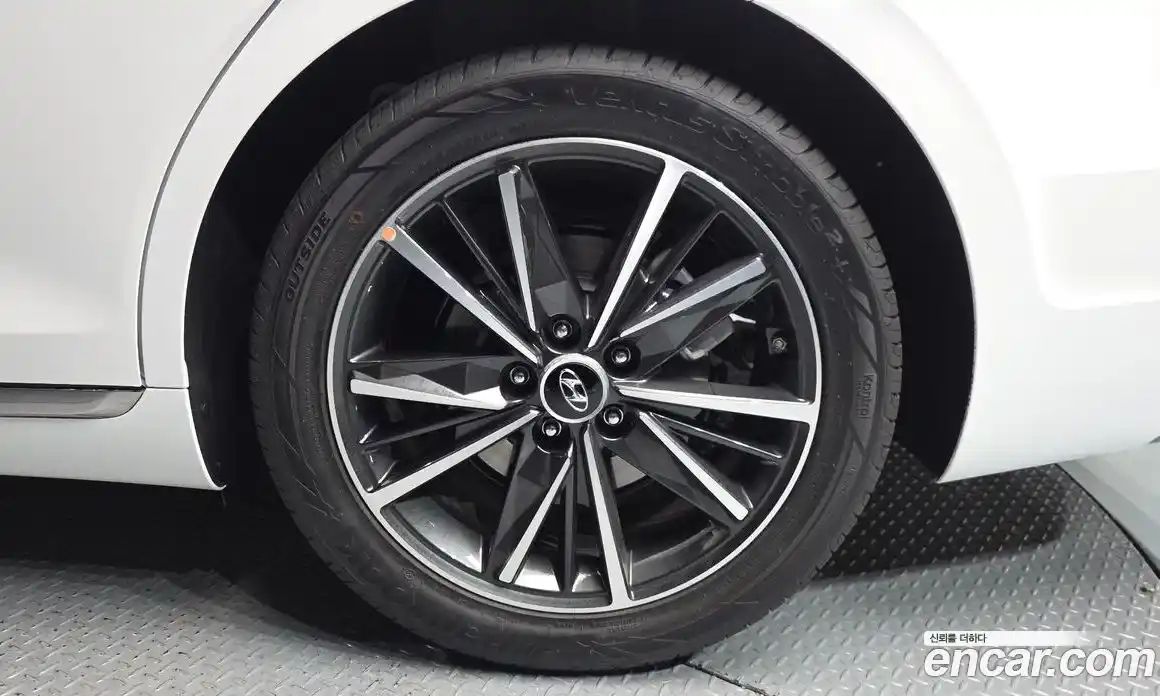 Hyundai Grandeur 2021 2.5 Автомат в Москве № 813565, фото 4