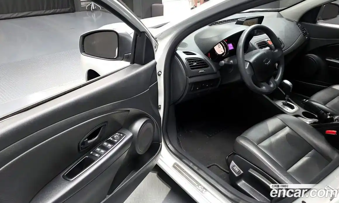 Renault SM3 2018 1.6 гидро в Москве № 814110, фото 11