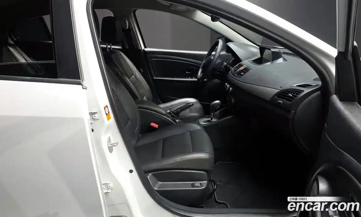 Renault SM3 2018 1.6 гидро в Москве № 814110, фото 10