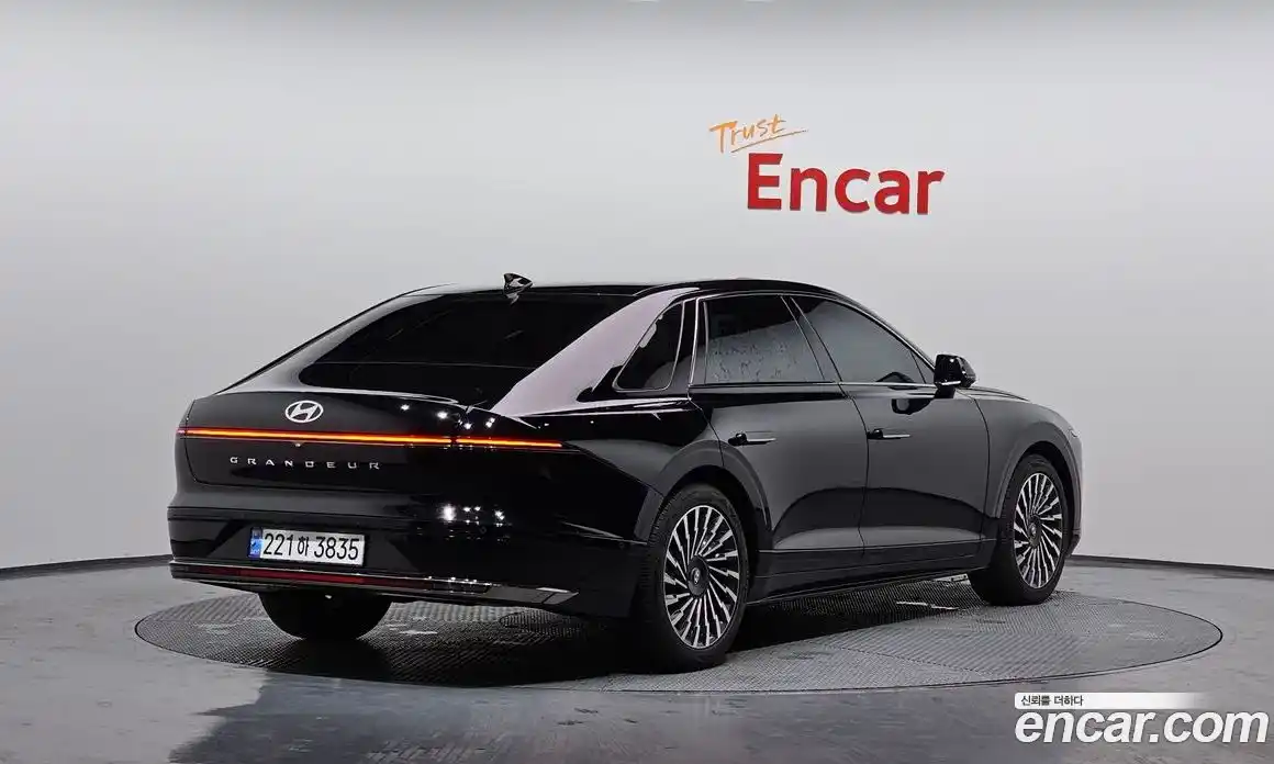 Hyundai Grandeur 2023 2.5 Автомат в Москве № 814650, фото 2