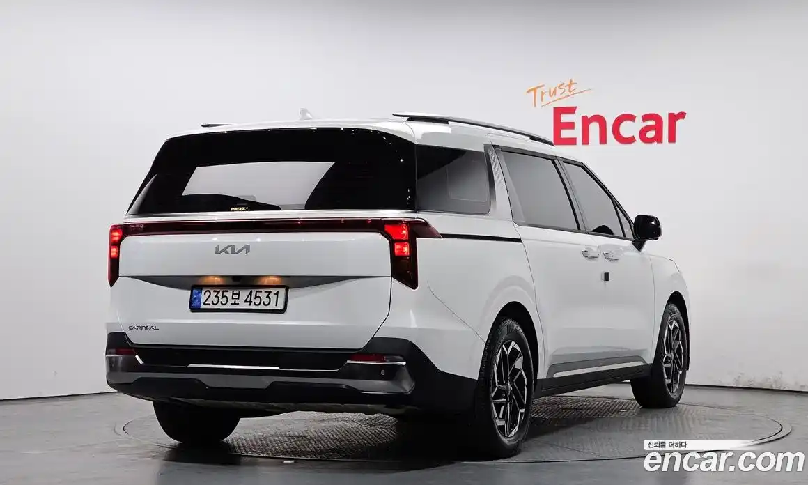 Kia Canival 2024 2.2 Автомат в Москве № 815782, фото 2