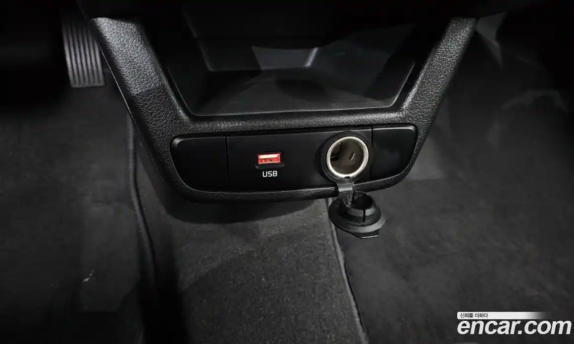 Kia Ray 2022 1.0 Автомат в Москве № 815792, фото 18