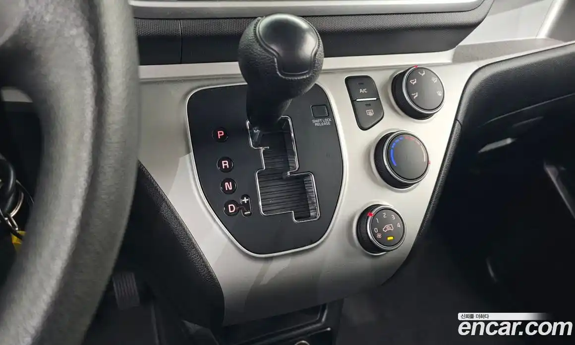 Kia Ray 2022 1.0 Автомат в Москве № 815792, фото 9