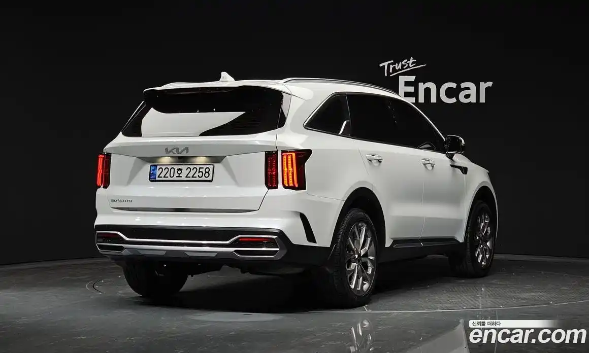 Kia Sorento 2023 2.5 Автомат в Москве № 815984, фото 1