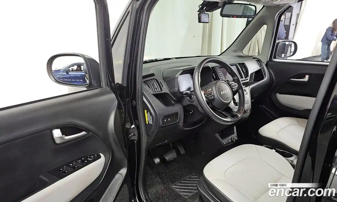 Kia Ray 2023 1.0 Автомат в Москве № 816132, фото 10