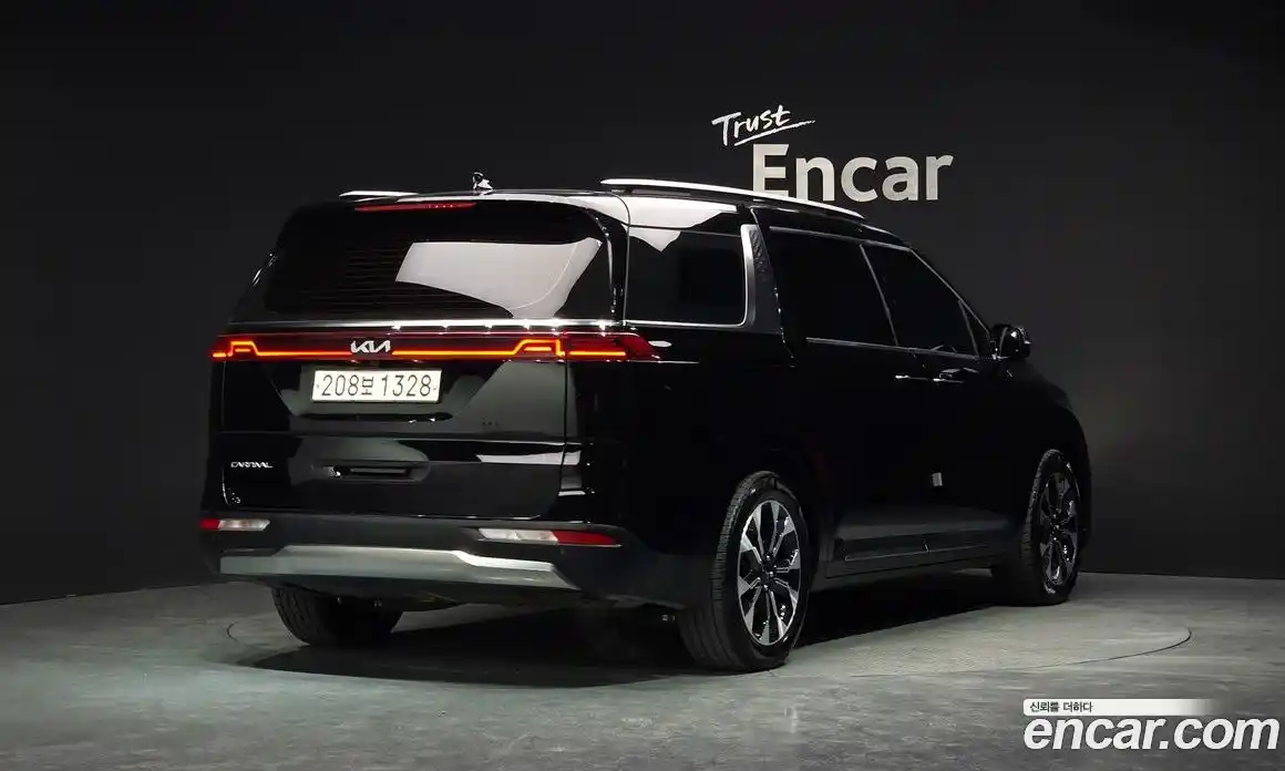 Kia Canival 2022 3.5 Автомат в Москве № 816135, фото 2