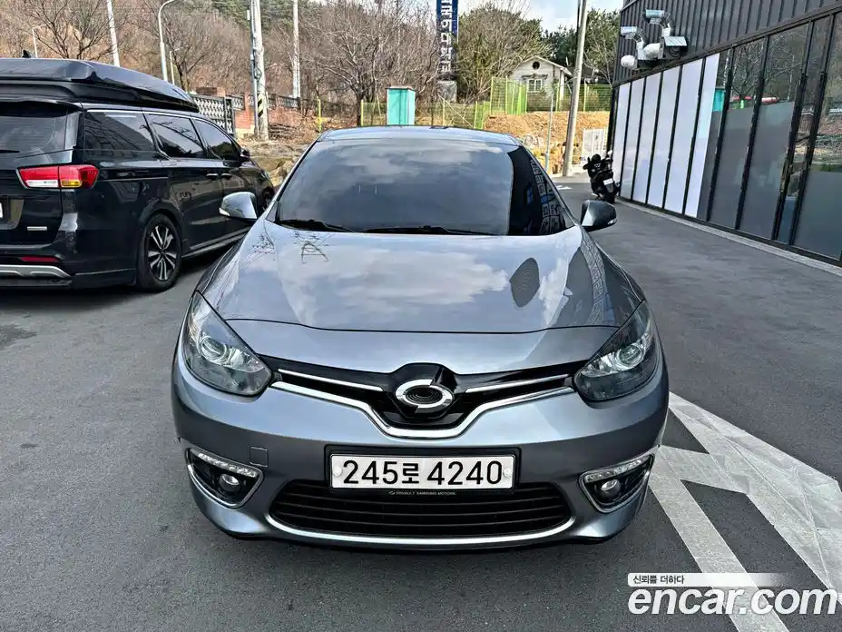 Renault SM3 2018 1.6 Автомат в Москве № 816235, фото 1