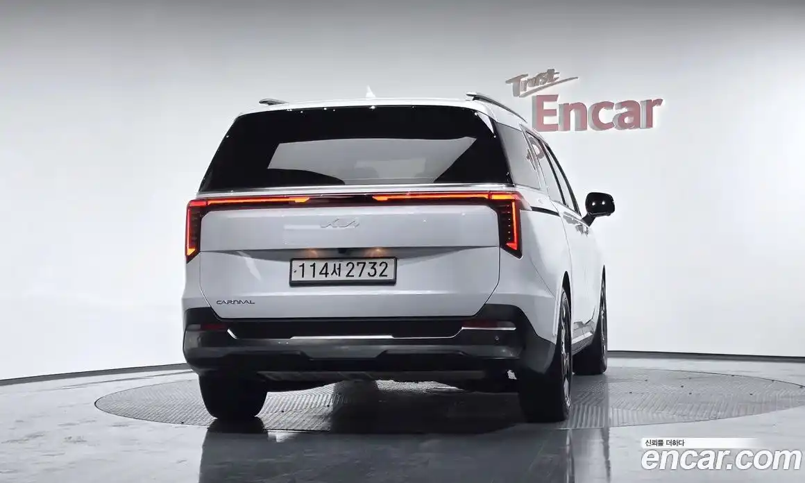 Kia Canival 2024 2.2 Автомат в Москве № 816836, фото 3