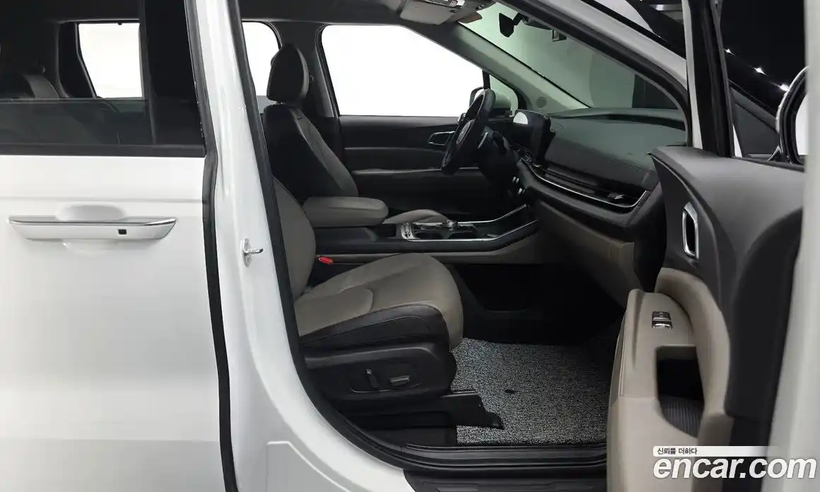 Kia Canival 2024 2.2 Автомат в Москве № 816836, фото 9