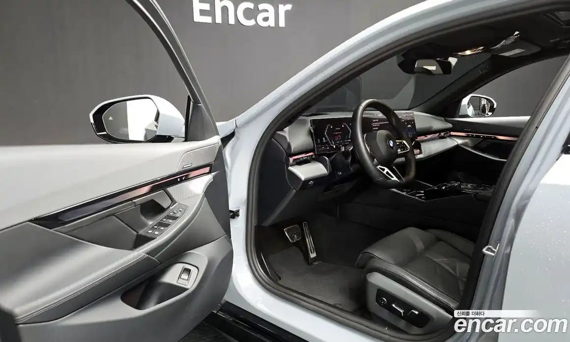 BMW 5-Series 2025 2.0 Автомат в Москве № 816909, фото 11