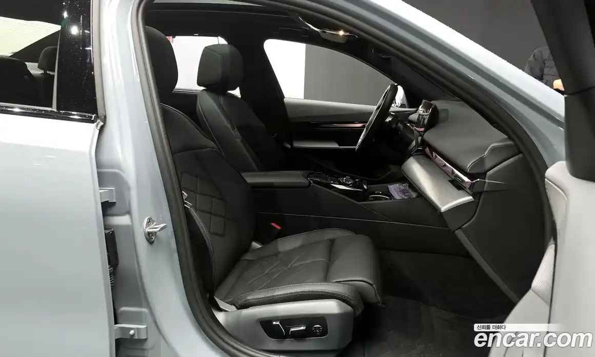 BMW 5-Series 2025 2.0 Автомат в Москве № 816909, фото 10