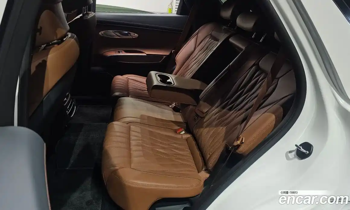 Genesis GV70 2024 2.5 Автомат в Москве № 817215, фото 13