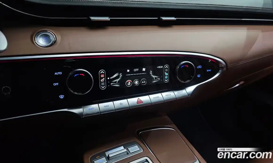 Genesis GV70 2024 2.5 Автомат в Москве № 817215, фото 17