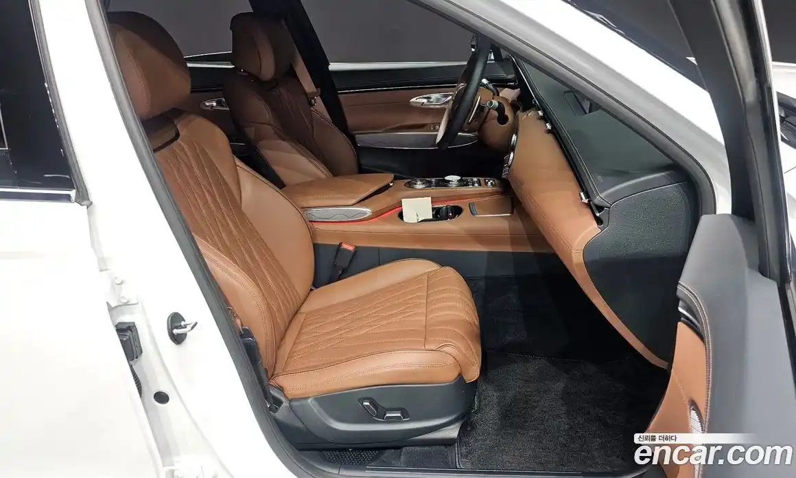 Genesis GV70 2024 2.5 Автомат в Москве № 817215, фото 10