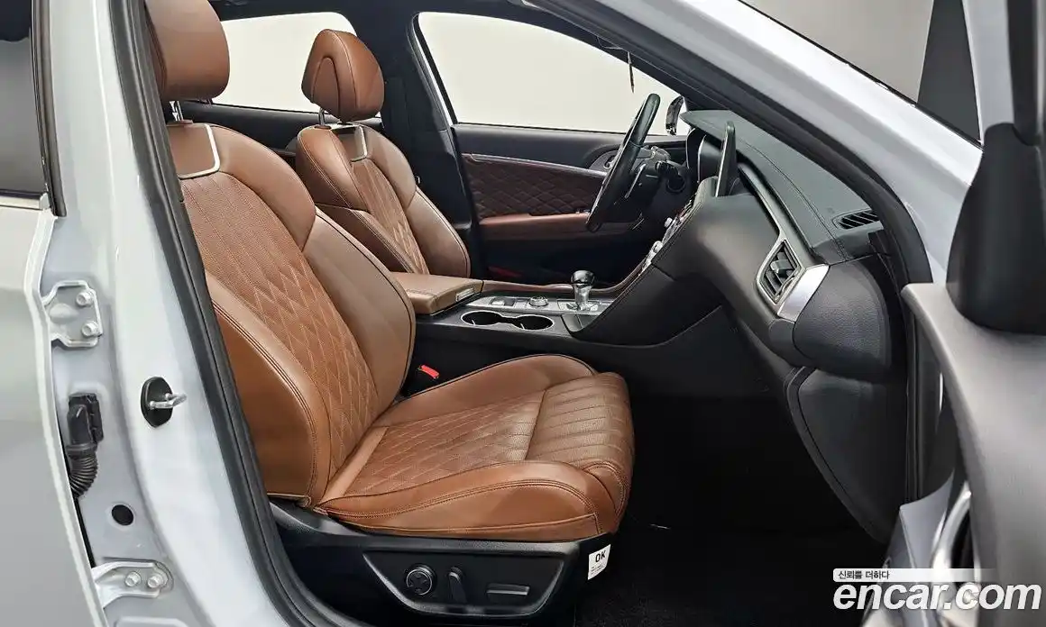 Genesis G70 2017 2.0 Автомат в Москве № 817474, фото 10