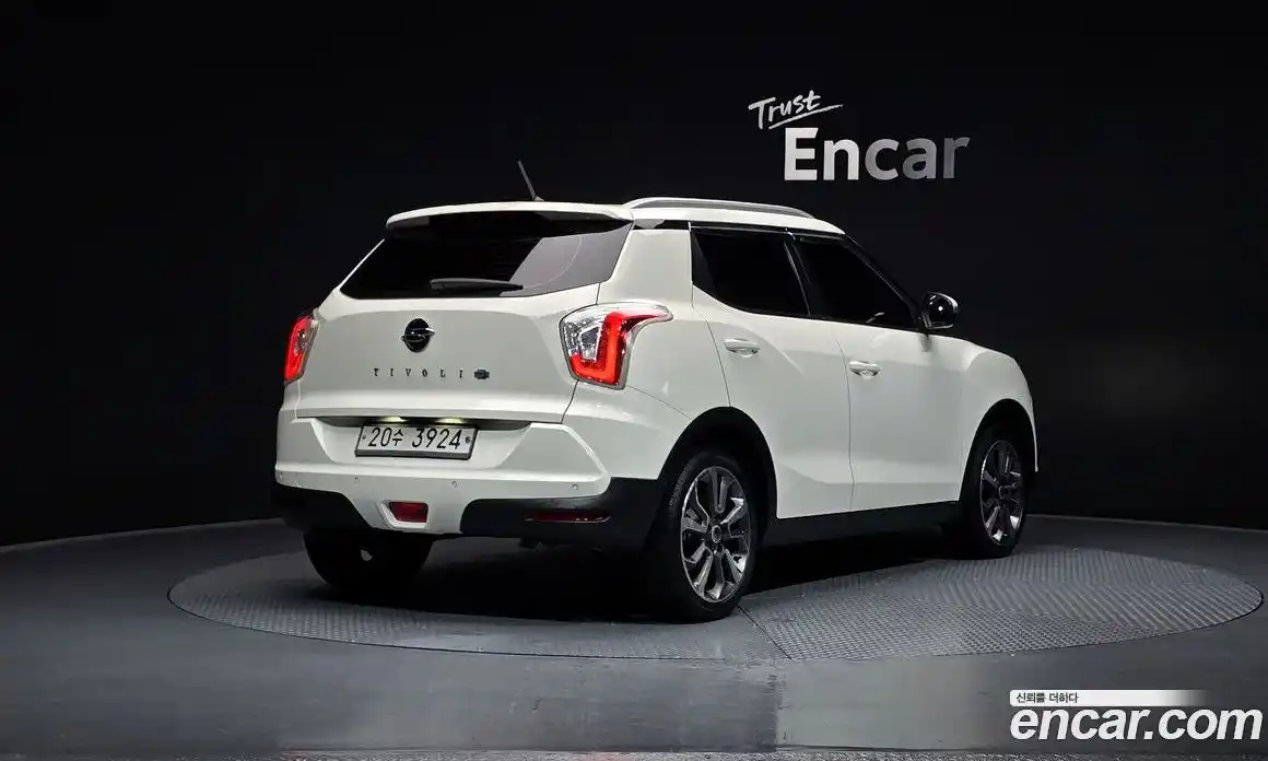 SsangYong TIBOLI 2016 1.6 Автомат в Москве № 818450, фото 2