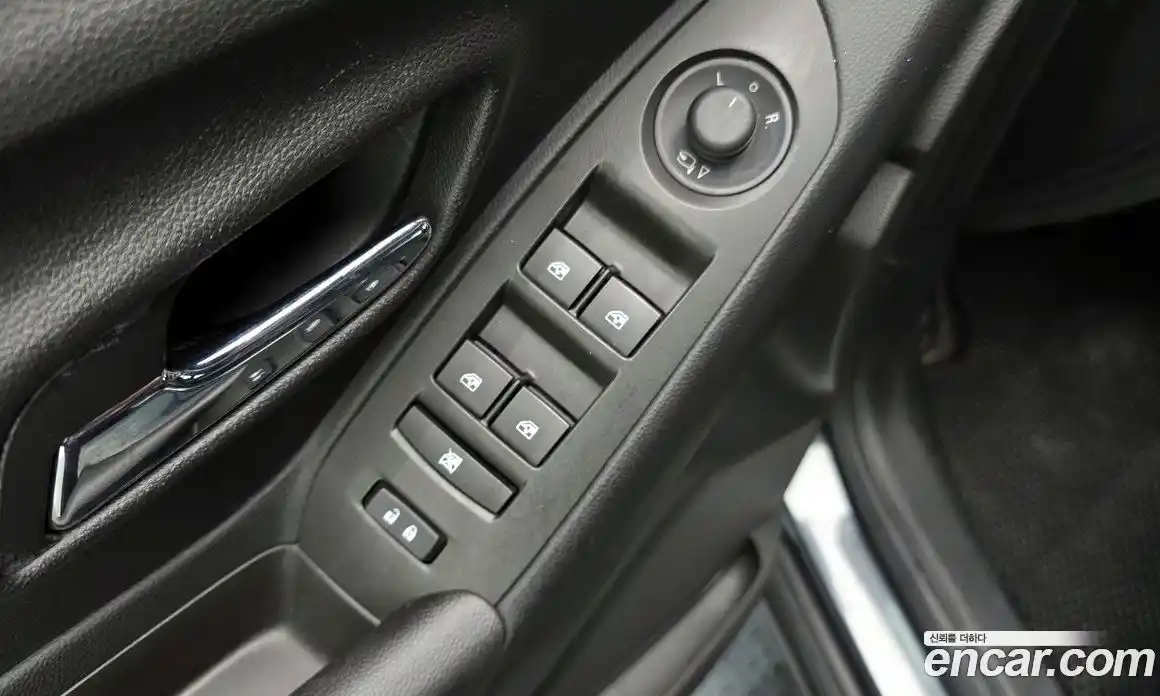 Chevrolet Trax 2015 1.4 Автомат в Москве № 819343, фото 14