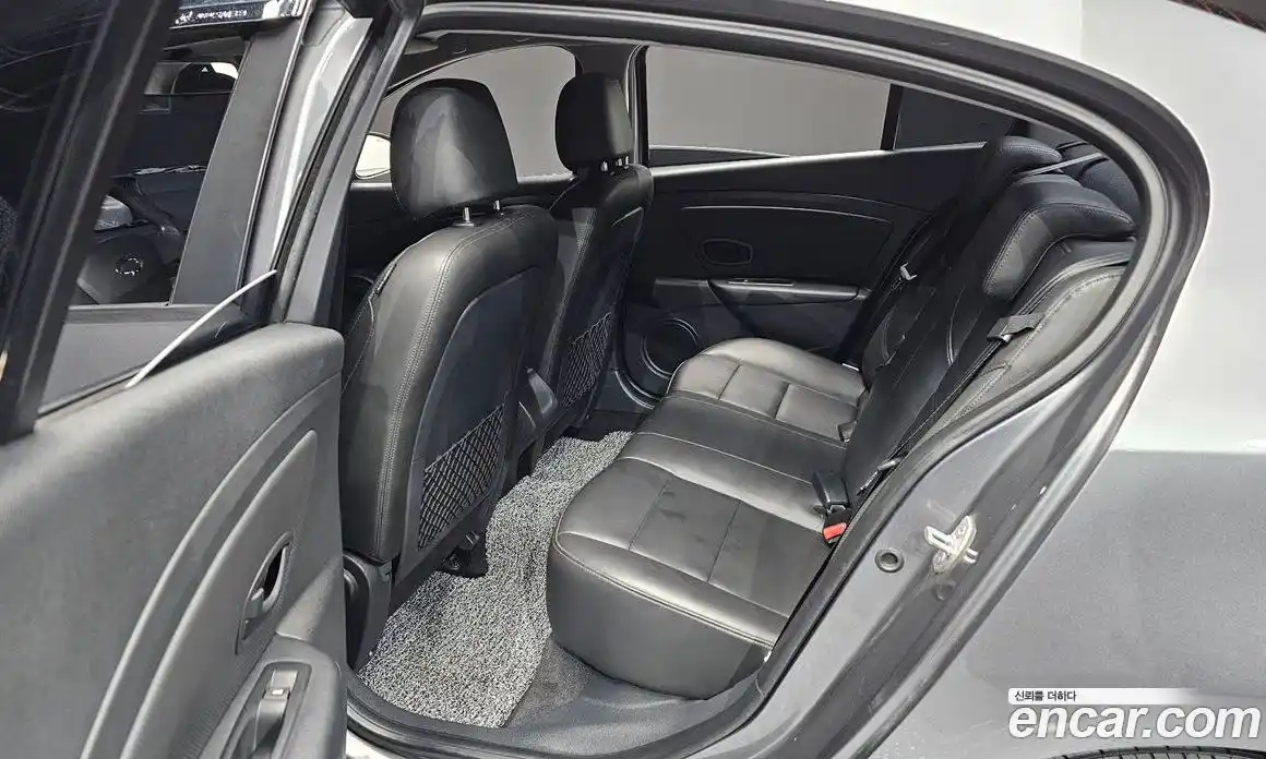 Renault SM3 2016 1.6 Автомат в Москве № 820458, фото 11