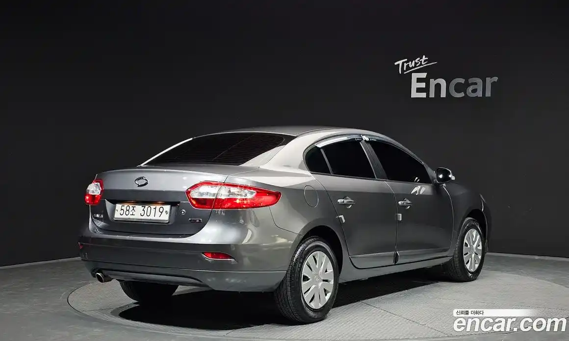 Renault SM3 2016 1.6 Автомат в Москве № 820458, фото 2