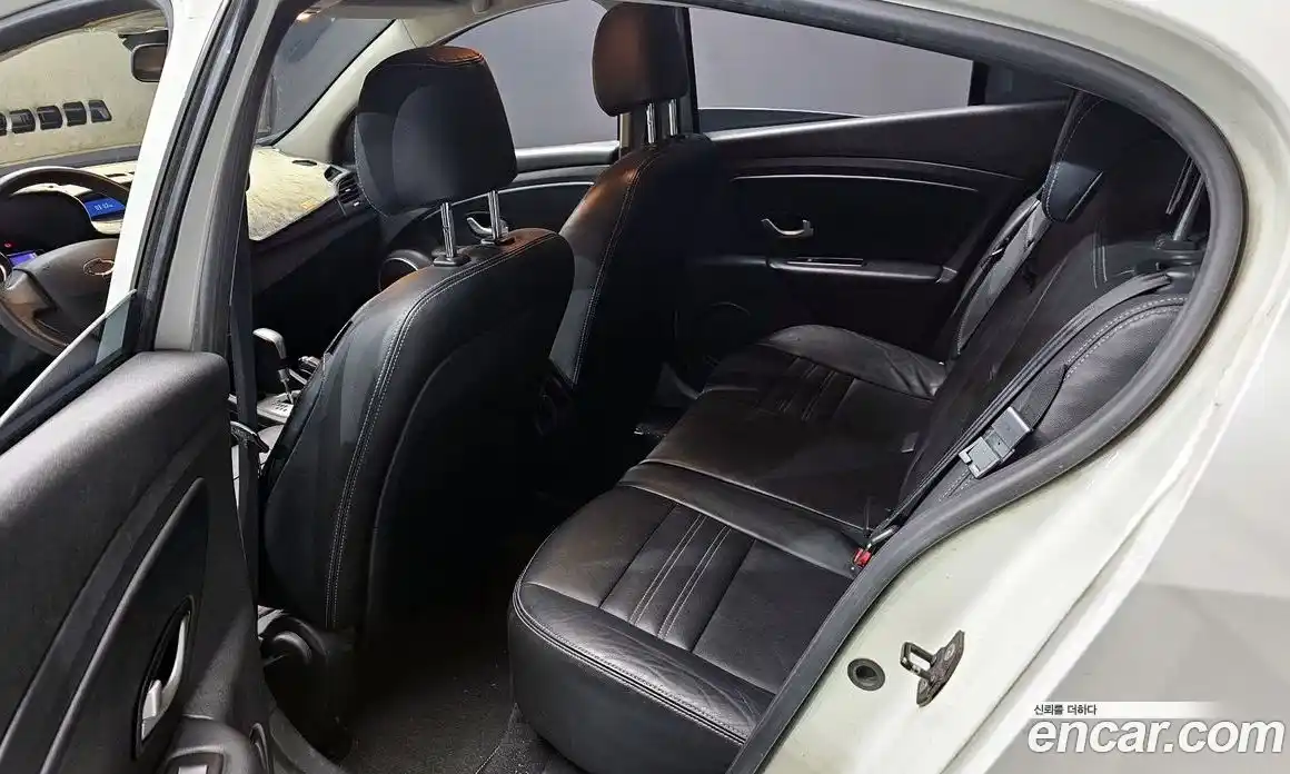 Renault SM3 2012 1.6 Автомат в Москве № 820803, фото 13