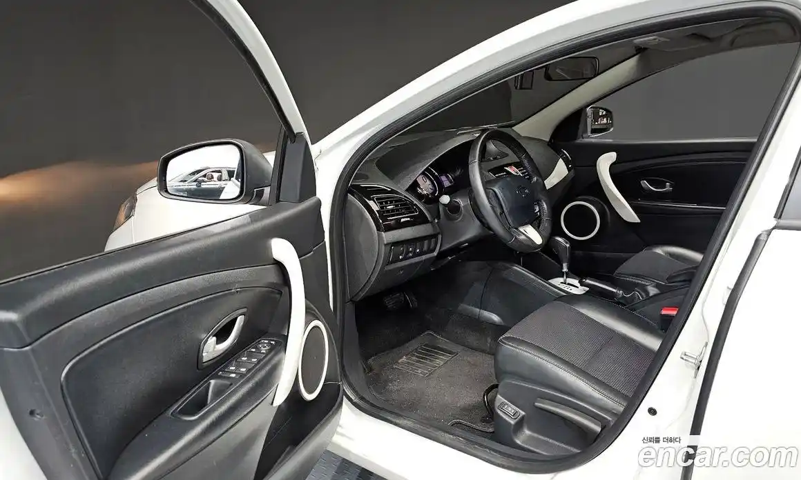 Renault SM3 2014 1.6 Автомат в Москве № 820813, фото 11