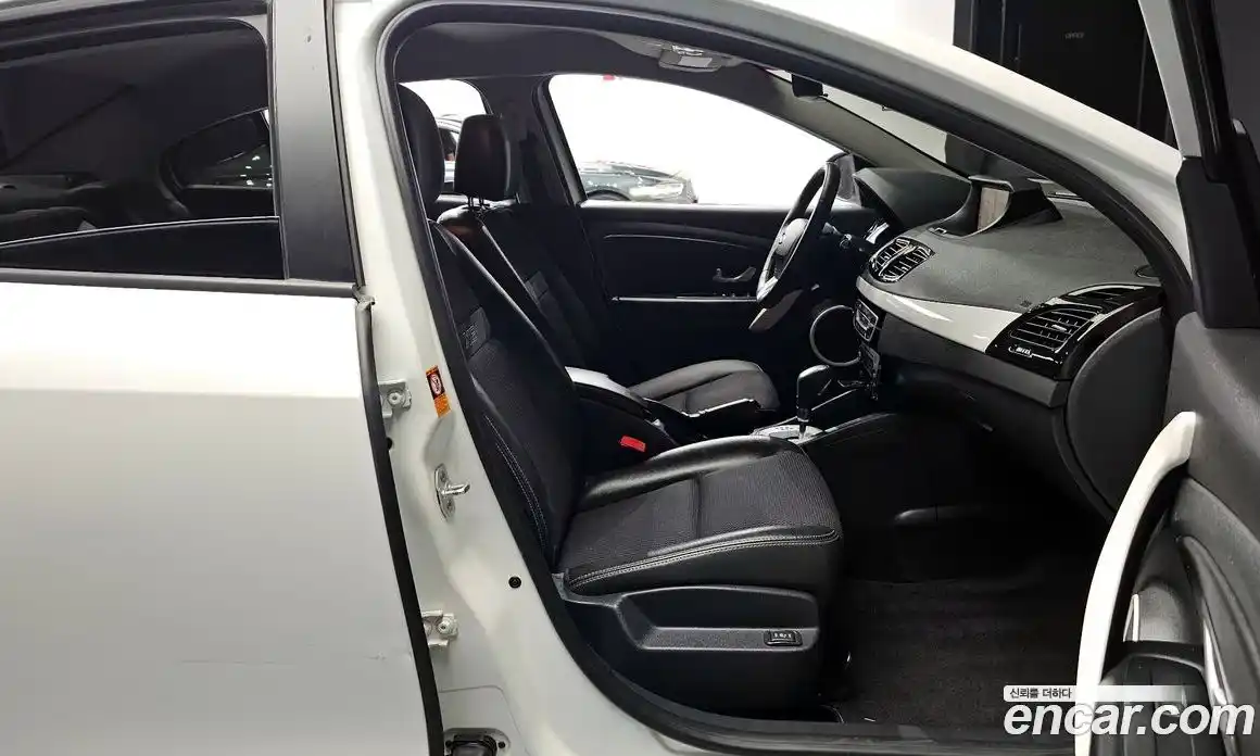 Renault SM3 2014 1.6 Автомат в Москве № 820813, фото 10