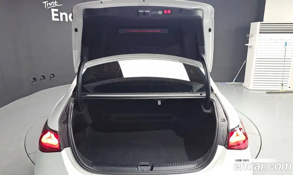 Mercedes-Benz E-Class 2024 2.0 Автомат в Москве № 821916, фото 20