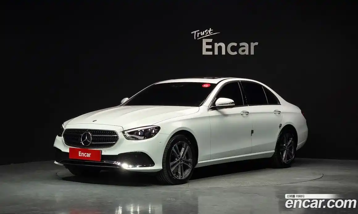 Mercedes-Benz E-Class 2022 2.0 Автомат в Москве № 821934, фото 1