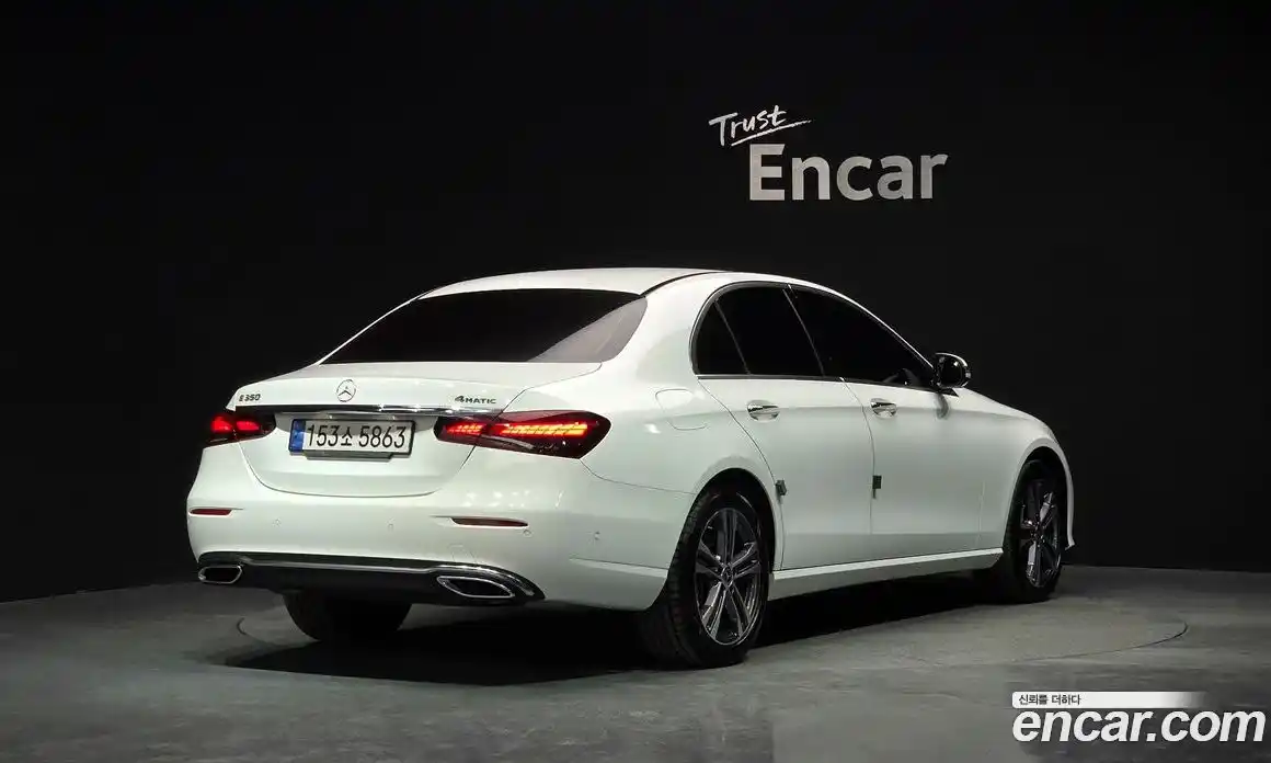 Mercedes-Benz E-Class 2022 2.0 Автомат в Москве № 821934, фото 2