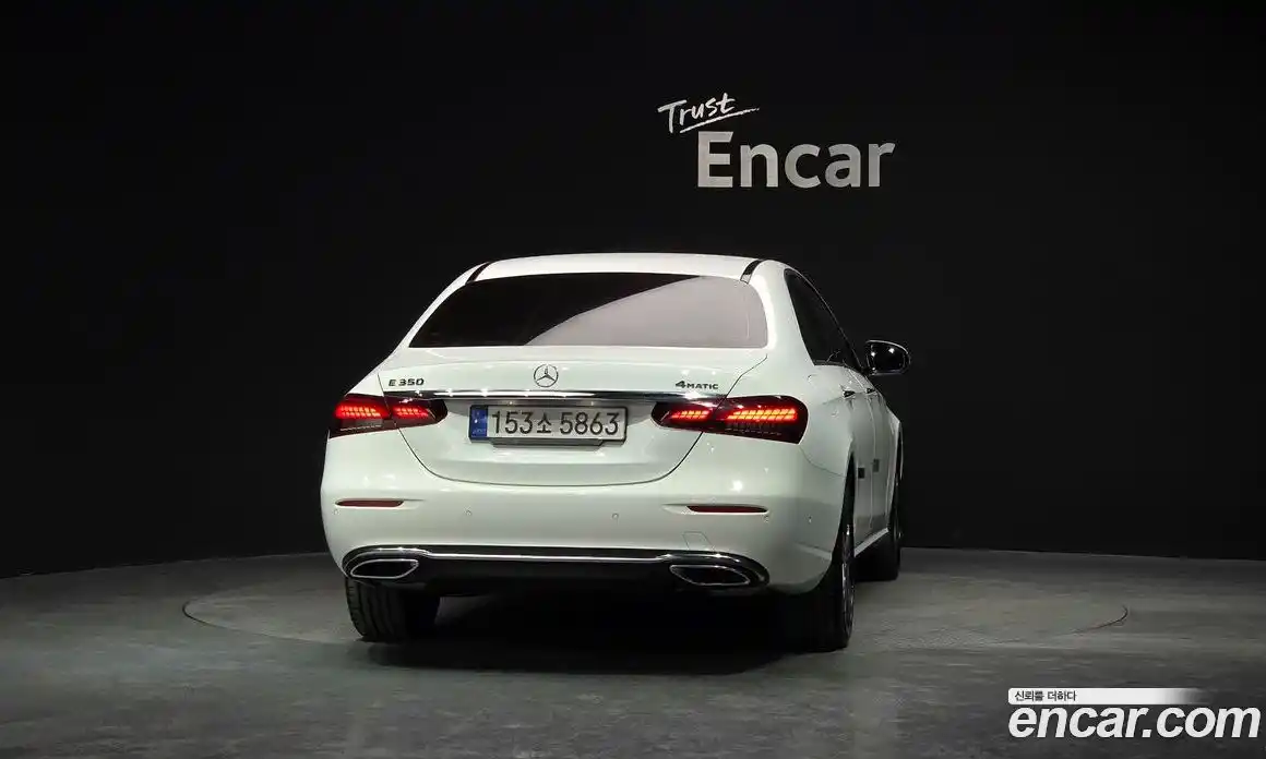 Mercedes-Benz E-Class 2022 2.0 Автомат в Москве № 821934, фото 4