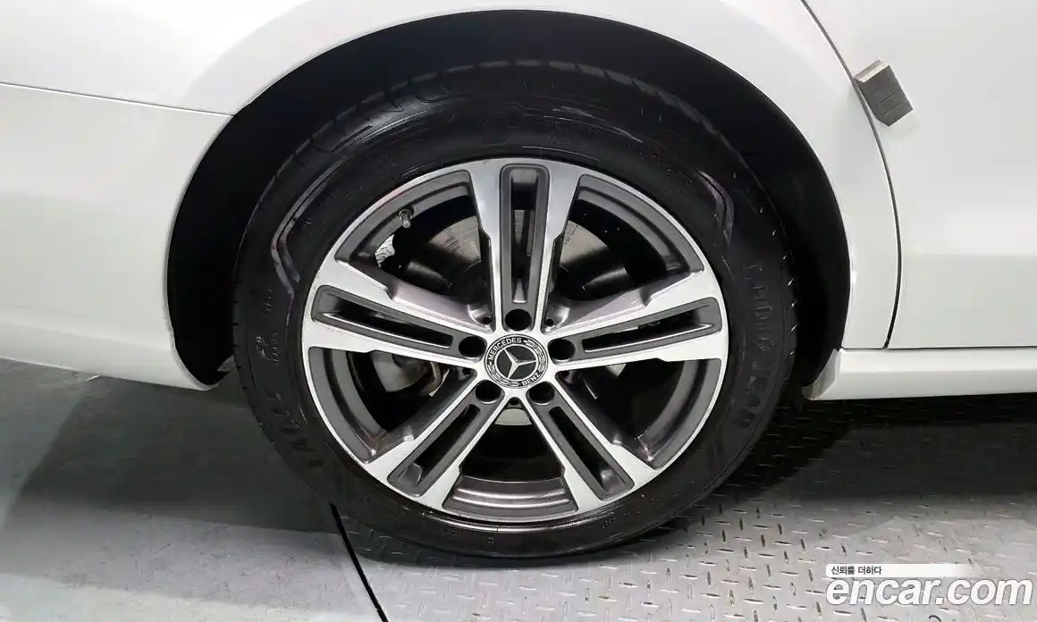 Mercedes-Benz E-Class 2022 2.0 Автомат в Москве № 821934, фото 5